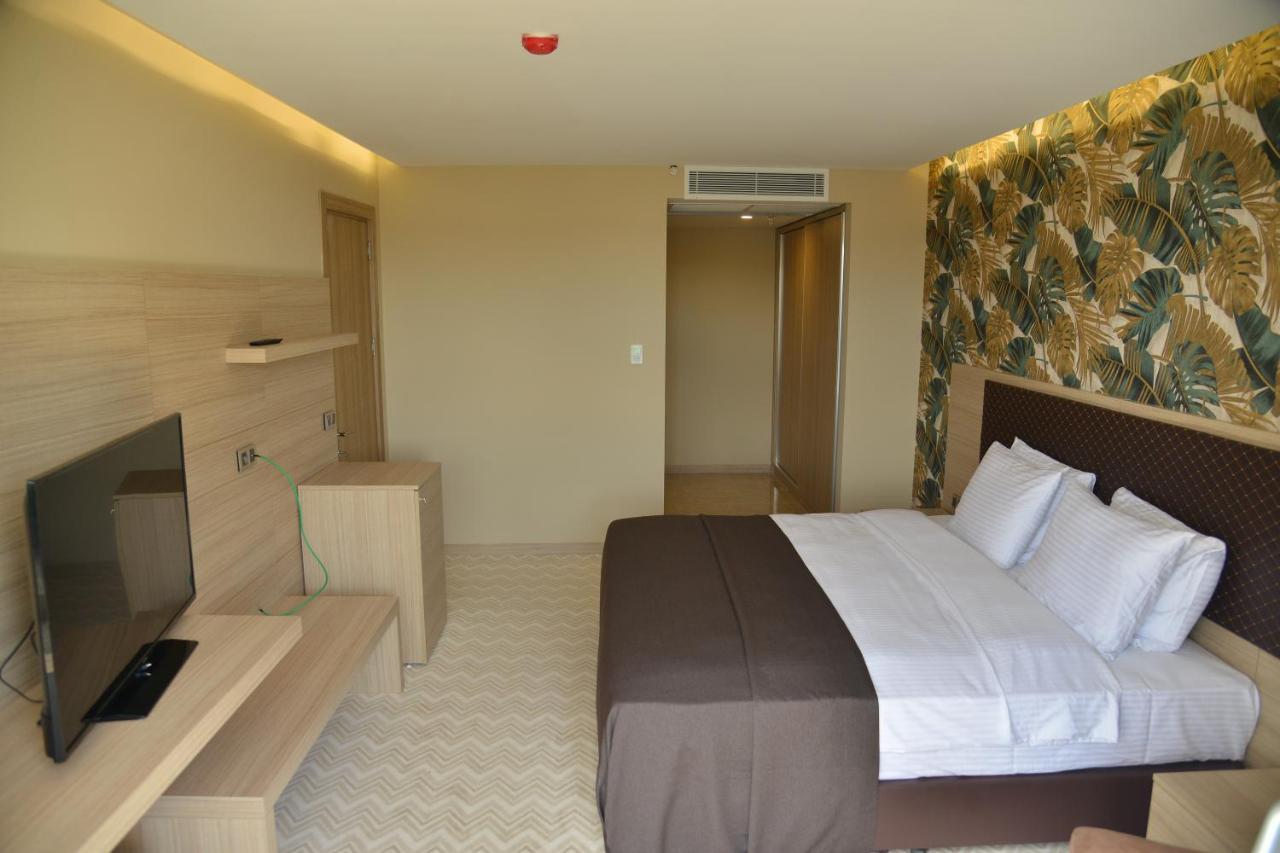 Ramada By Wyndham Istanbul Sile Hotel ภายนอก รูปภาพ